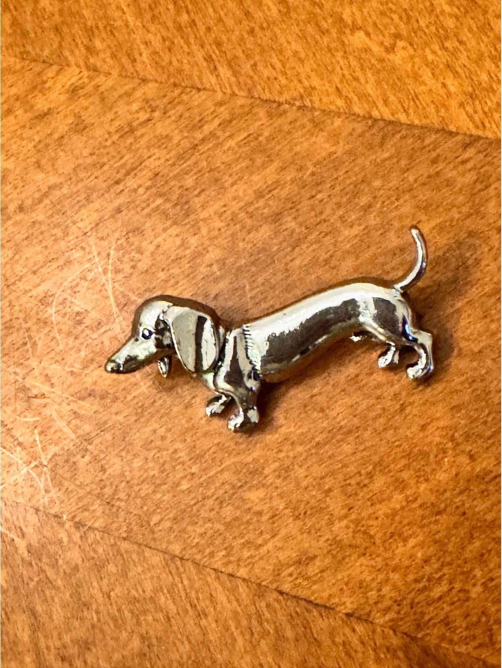 Silver Tone Dachshund Dog Brooch Pin 543